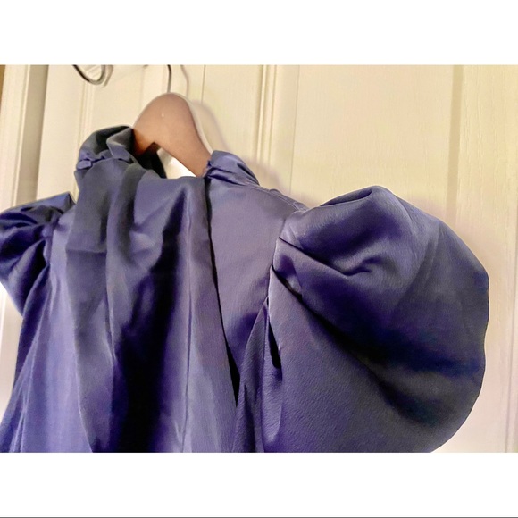 ✨HOST PICK✨LOVE|LABELS Satin Puff Sleeves Blouse💙 - Picture 8 of 10